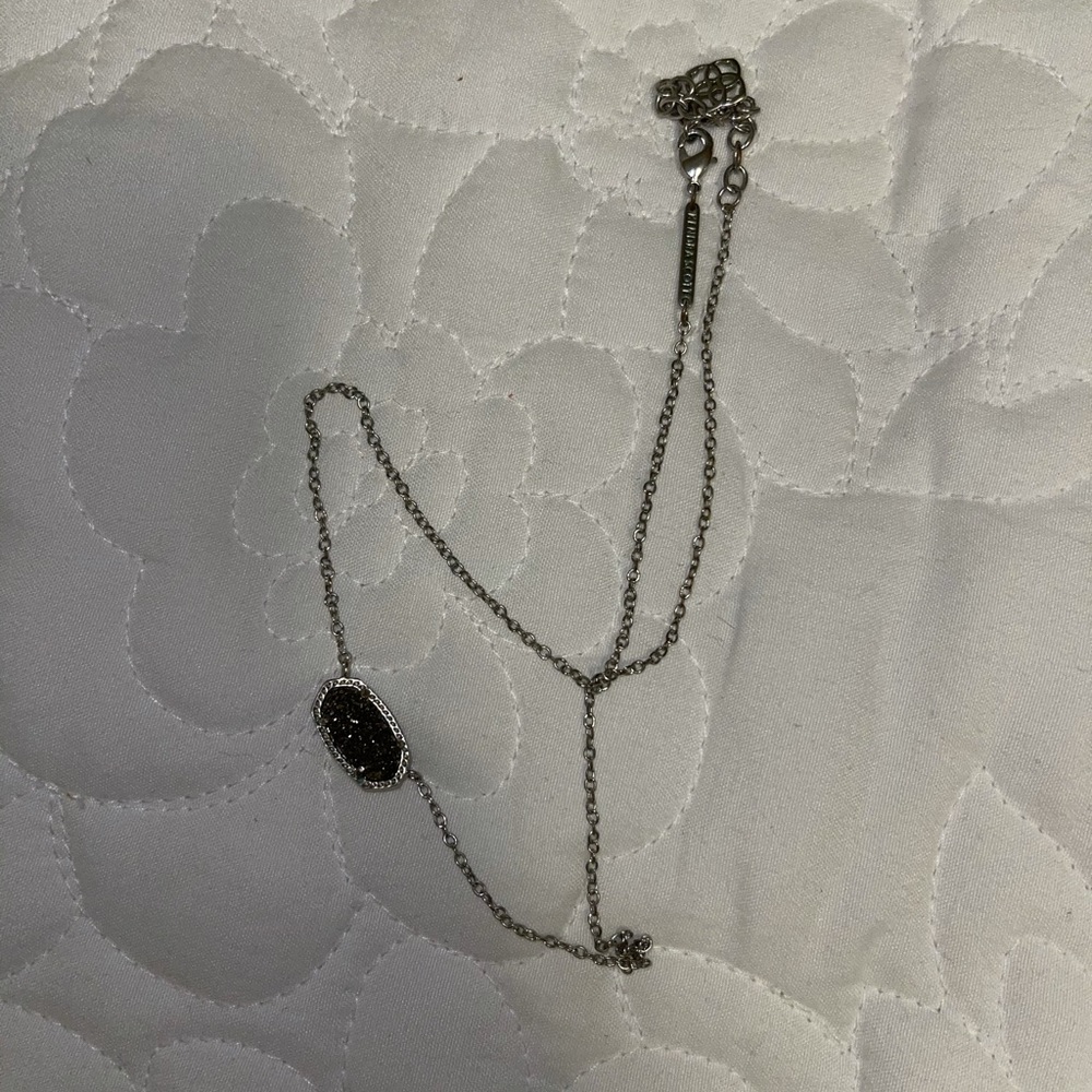 silver kendra scott elsa necklace!